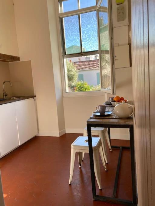 T3 Renove Dans Maison De Marseilles